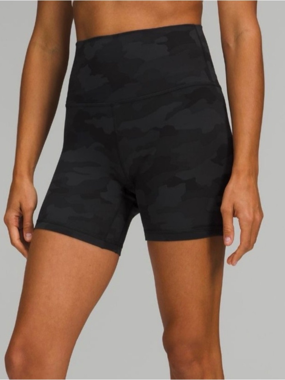 Lululemon Wunder Train 4” Black Camo Shorts Size 10